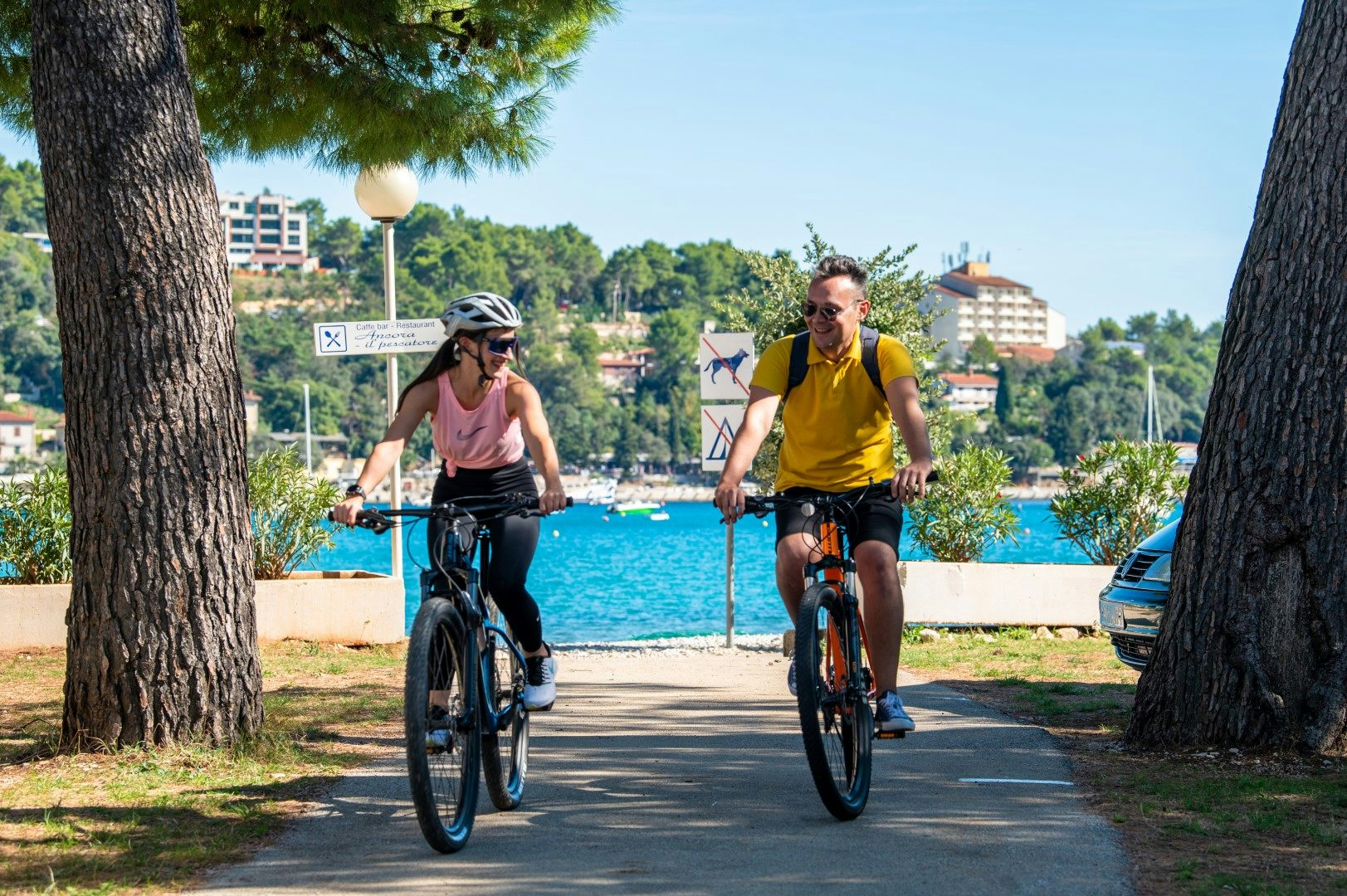 <p>You are invited to explore the many kilometers of BIKE TRAILS by the sea. We also offer a variety of services such as bike room, washing corner, Bike center, bike rental, organized routes.</p>